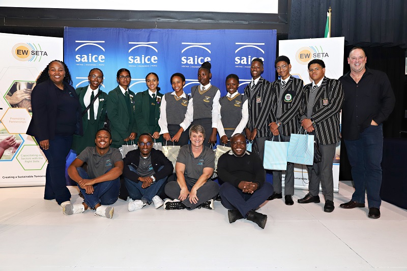 Back (L–R): SAICE’s Sekadi Phayane-Shakhane with students Tshegofatso Golele, Divya Naidoo and Cheryl Lima Pérez from Eunice High School for Girls (second place); Fikile Mazibuko, Londiwe Sithole, and Yongama Tekete from Mpilisweni Secondary School (winners); Ntlantla Nkosi; Tumisho Moremedi and Dusty Marshall from Kimberley Boys' High (third place) and SAICE’s Andrew Clothier. Front (L–R): SAICE’s Dlozi Mnisi, Rene Nsanzubuhoro, Memory Scheepers and Zweli Mahlangu.