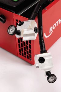  Clamps are used for the freezing process.